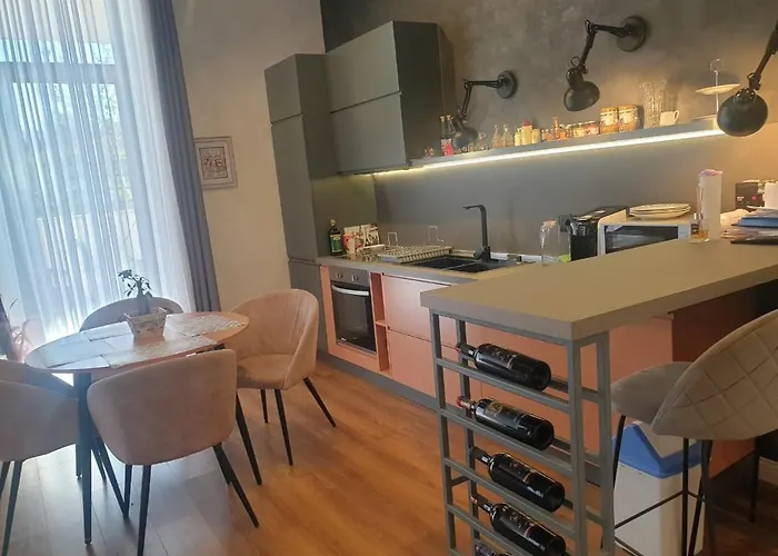 Stylish Two Bedroom House With Private Pool Willa