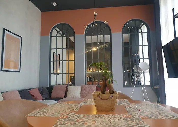 Willa Stylish Two Bedroom House With Private Pool Tirana