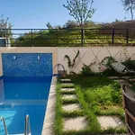 Вилла Stylish Two Bedroom House With Private Pool Тирана