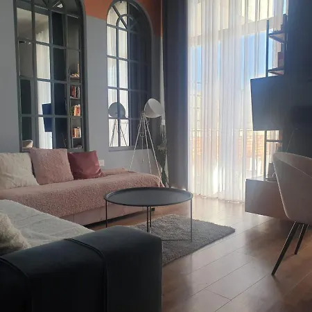 Stylish Two Bedroom House With Private Pool