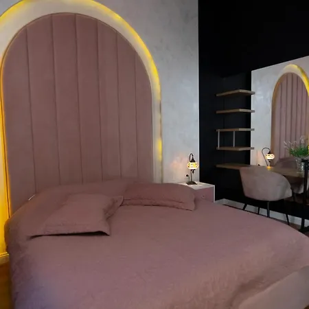 Villa Stylish Two Bedroom House With Private Pool