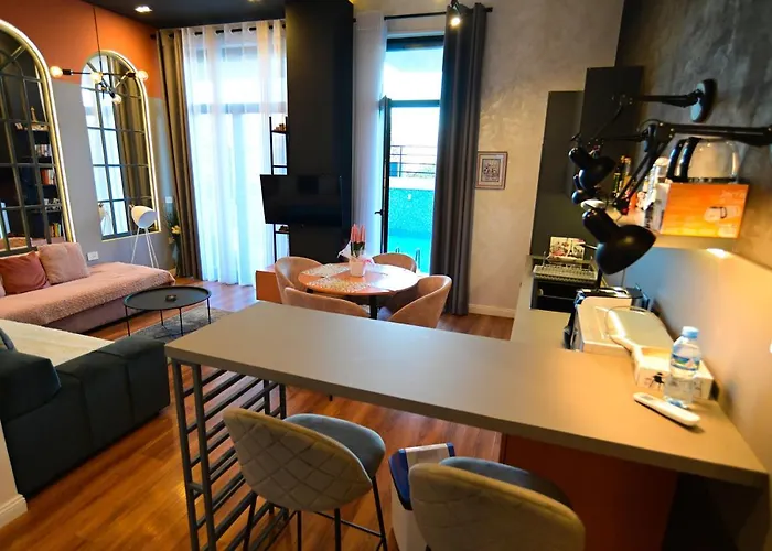 Stylish Two Bedroom House With Private Pool 别墅 *